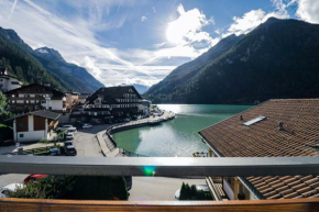 Una Civetta sul Lago Alleghe